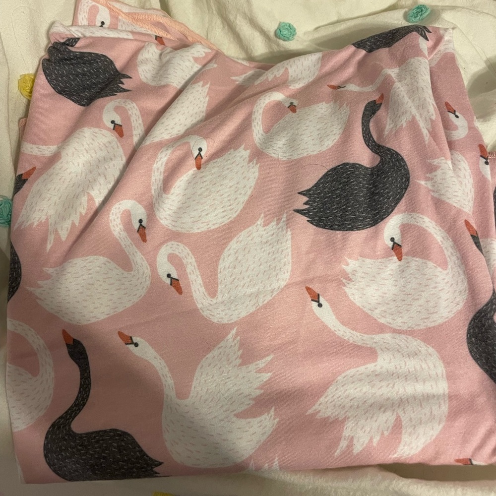 Rags swan swaddle